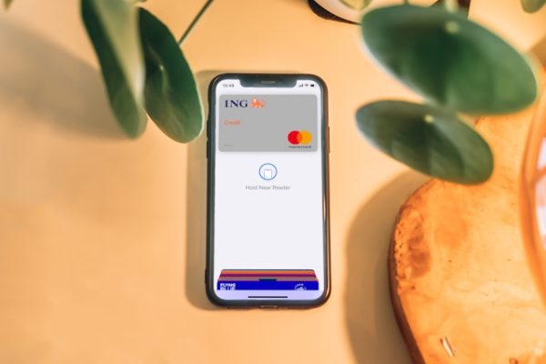 Online Banking Apps Revolutionizing Finance - advertisement shout