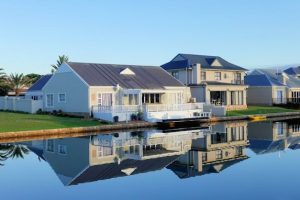 Five Home Insurance Myths - advertisement shout