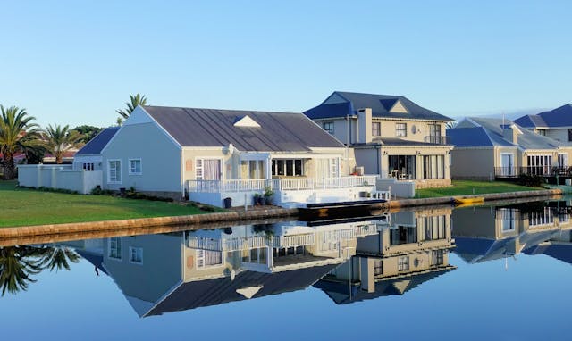 Five Home Insurance Myths - advertisement shout