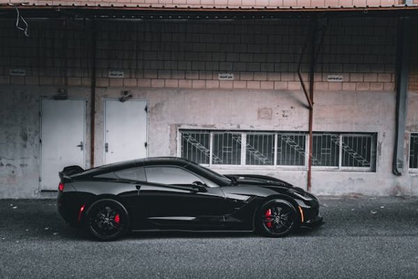 Top 5 Features to Look for When Choosing the Best Car Insurance in UAE - advertisement shout