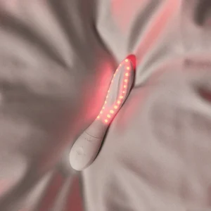 LELO MONA Spectra Review: Can This LED Vibrator Improve Vaginal Lubrication?